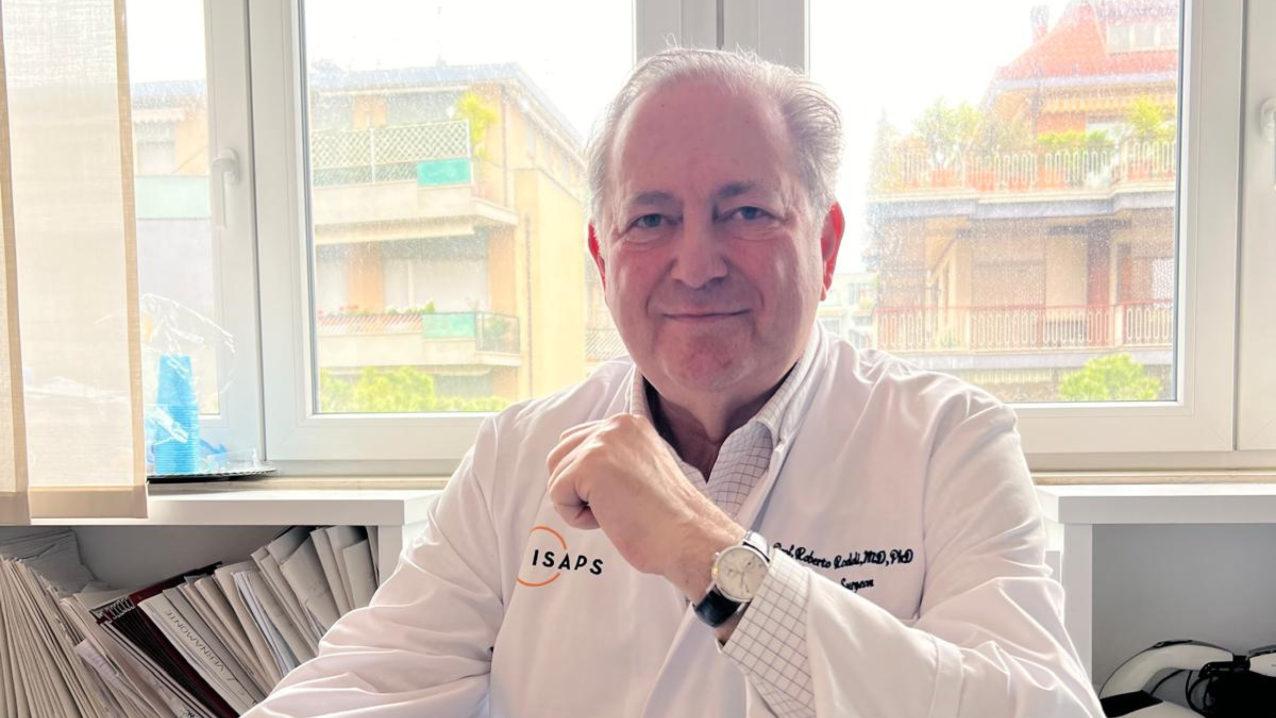 Dr. Roberto Roddi: internationale ervaring en gepersonaliseerde plastische chirurgie ten dienste van de patiënt